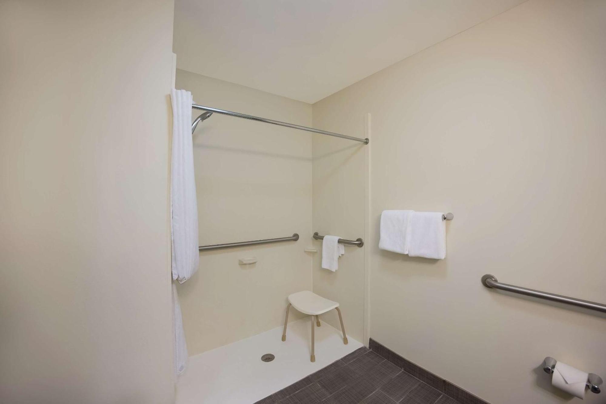 Sleep Inn & Suites Colby Esterno foto
